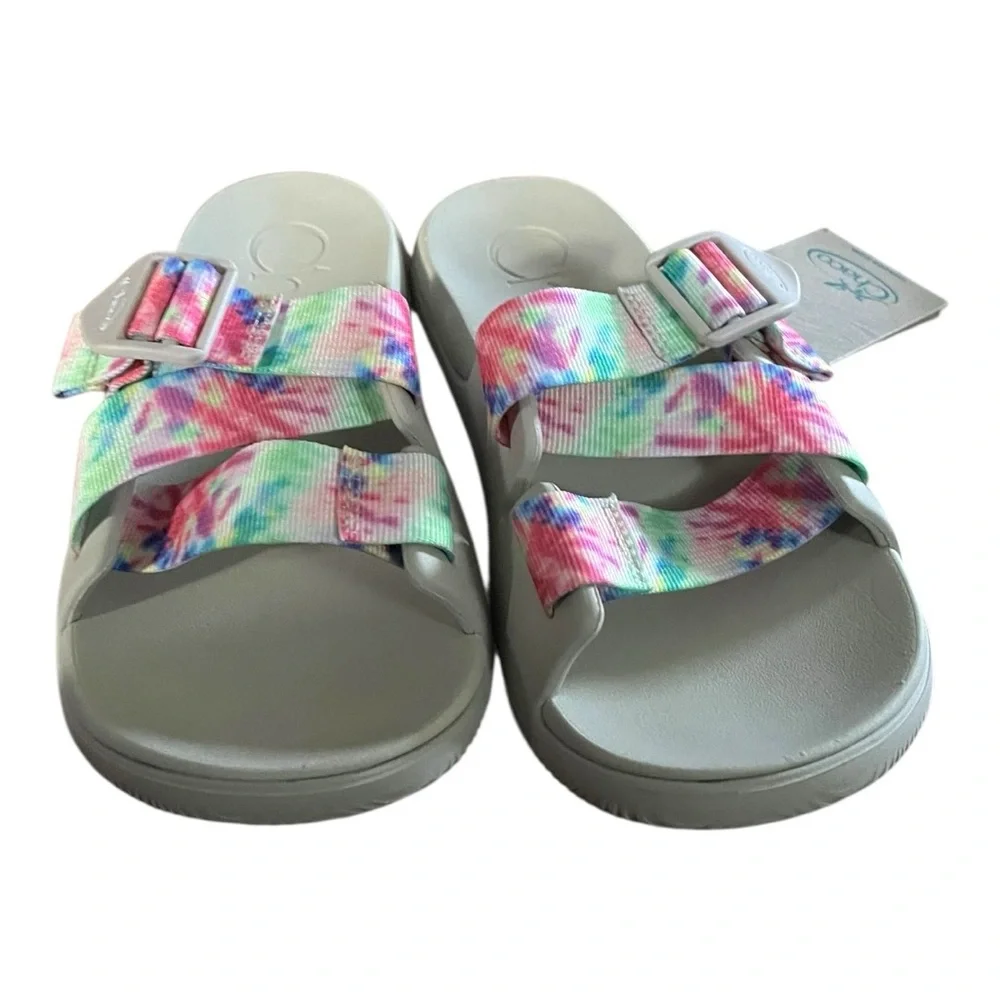 NWT Chaco floral pattern sandals